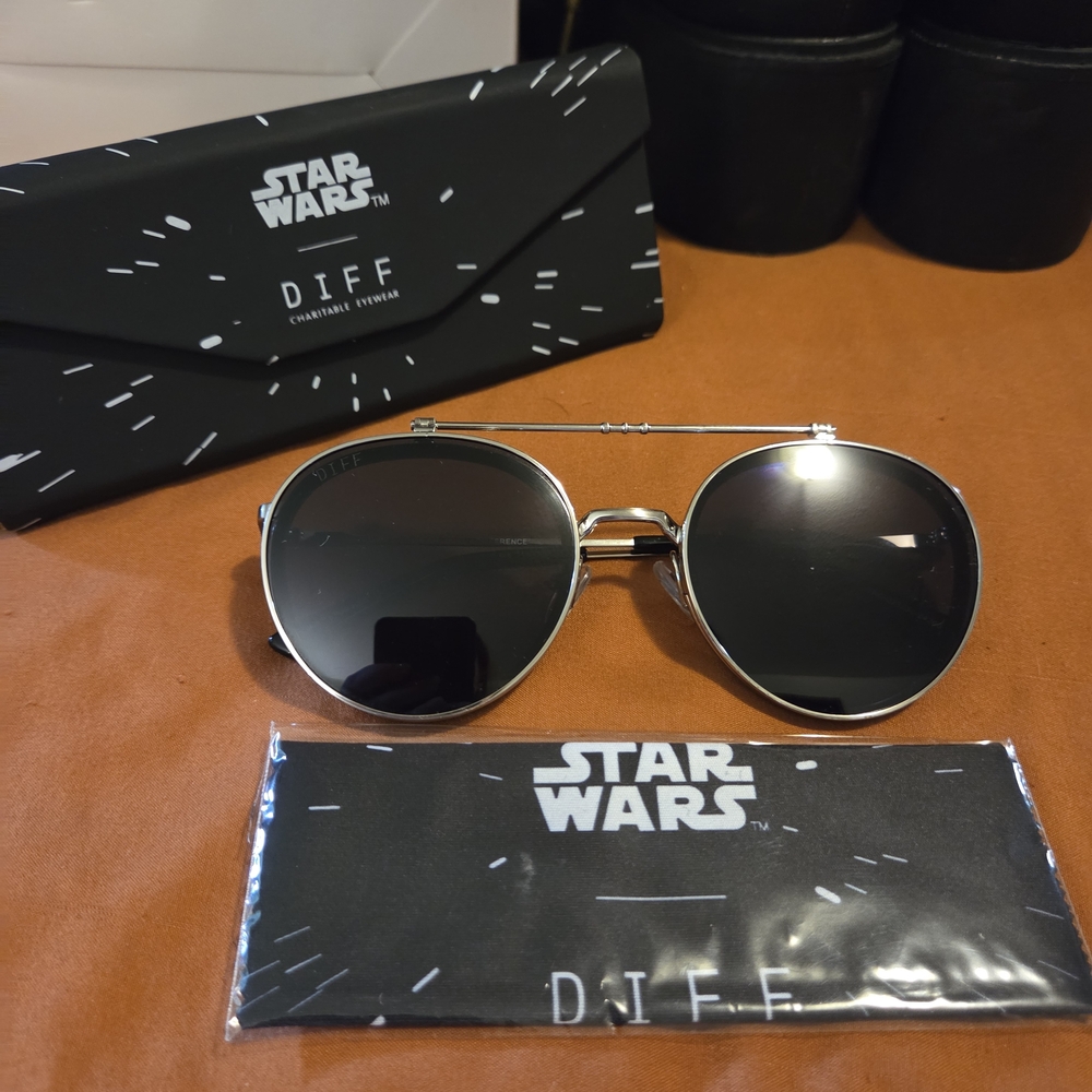 Diff Eyewear Star Wars Round Sunglasses - Gold Frames, Black Lenses